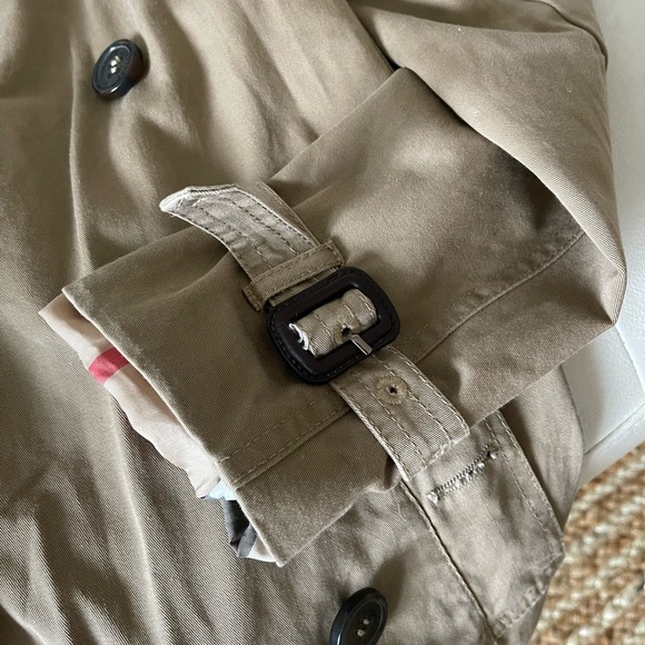 Burberry Coat - Picture 9 of 10